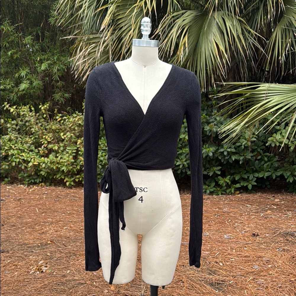 Spiritual Gangster black ribbed wrap sweater size small